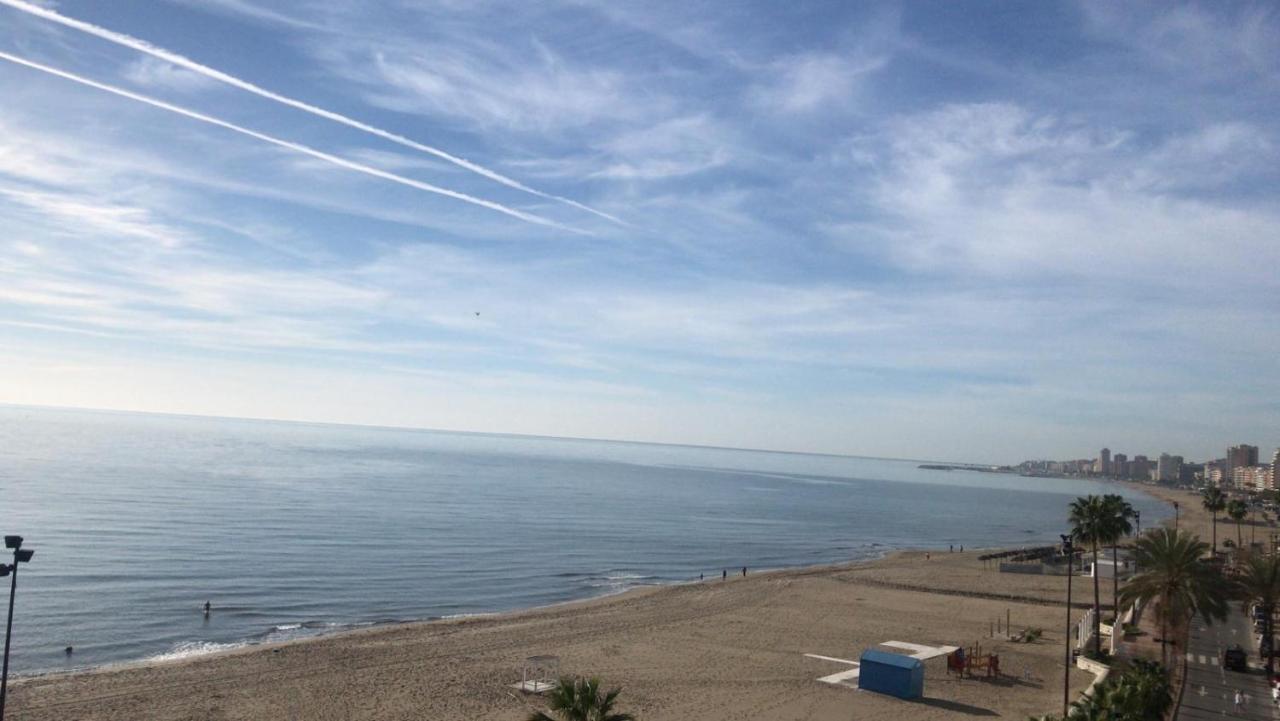 Apartamento En Primera Linea/Beachfront Apartment Fuengirola Bagian luar foto