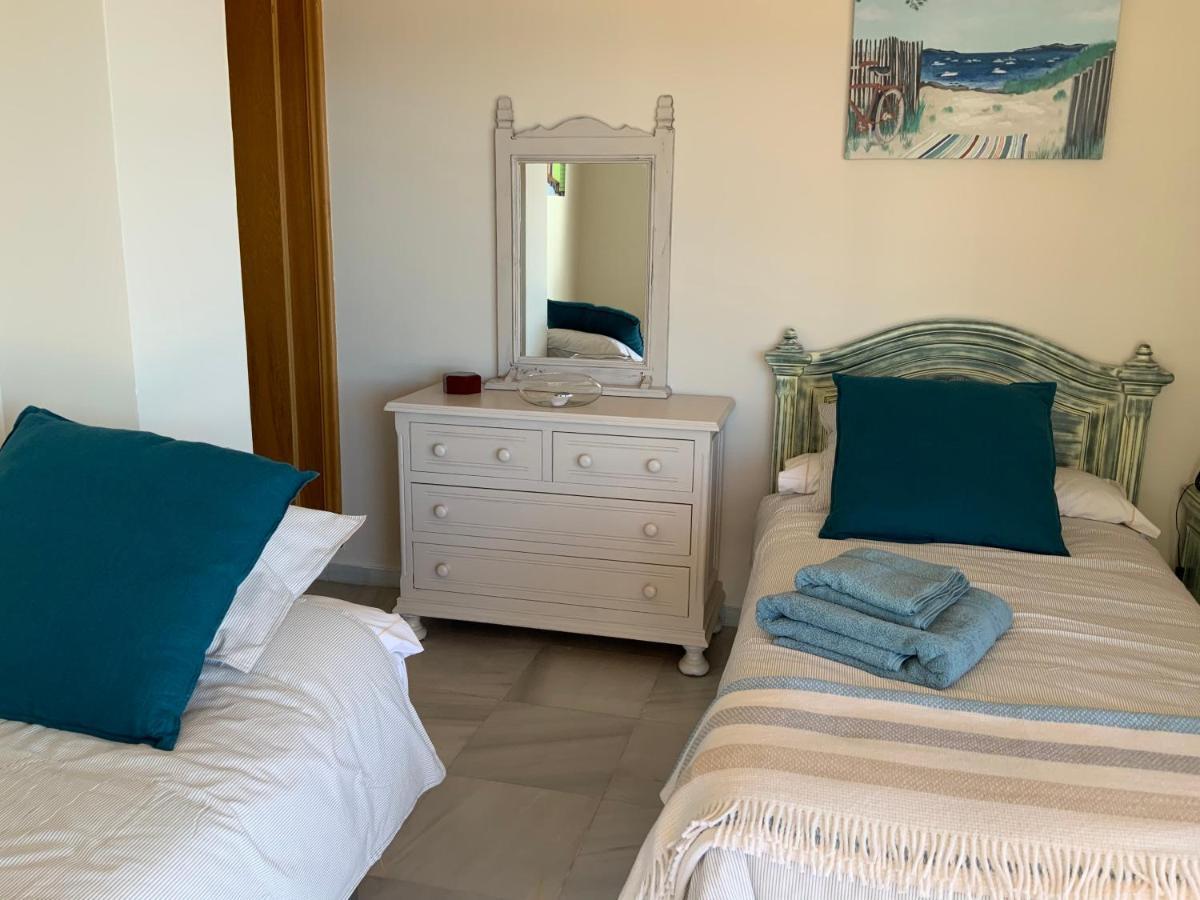 Apartamento En Primera Linea/Beachfront Apartment Fuengirola Bagian luar foto