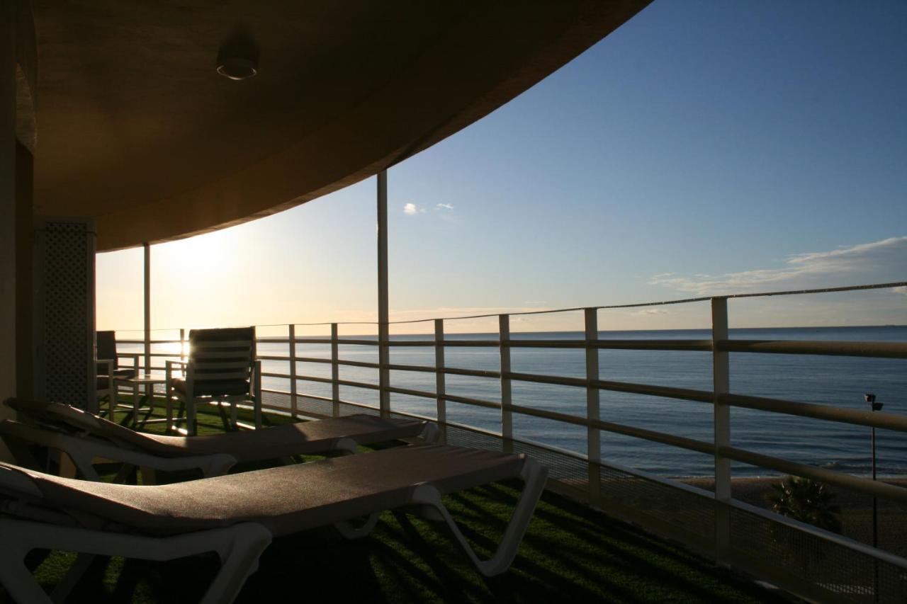 Apartamento En Primera Linea/Beachfront Apartment Fuengirola Bagian luar foto