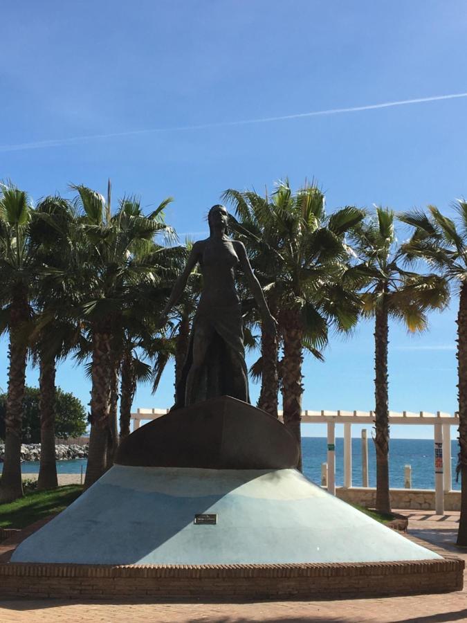 Apartamento En Primera Linea/Beachfront Apartment Fuengirola Bagian luar foto