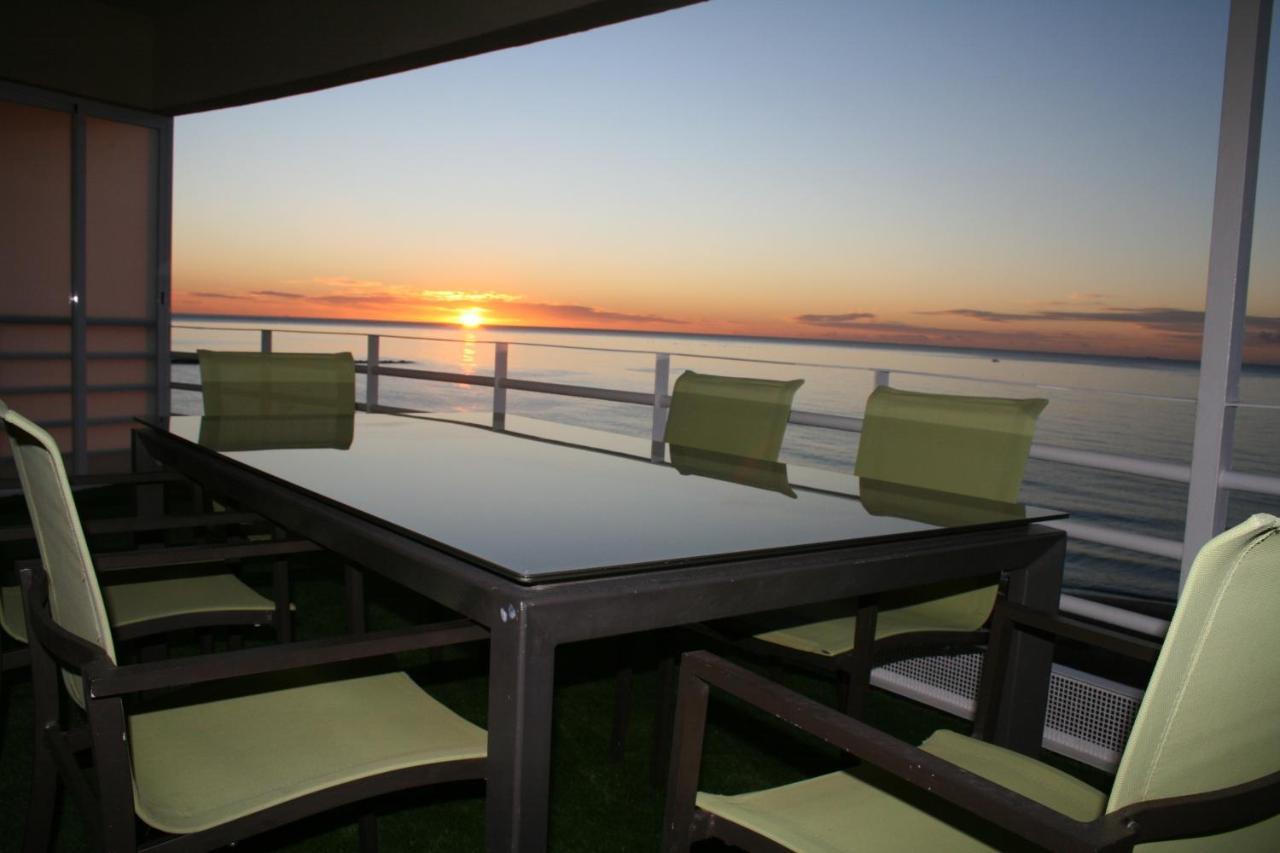 Apartamento En Primera Linea/Beachfront Apartment Fuengirola Bagian luar foto