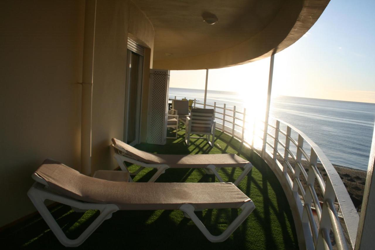Apartamento En Primera Linea/Beachfront Apartment Fuengirola Bagian luar foto