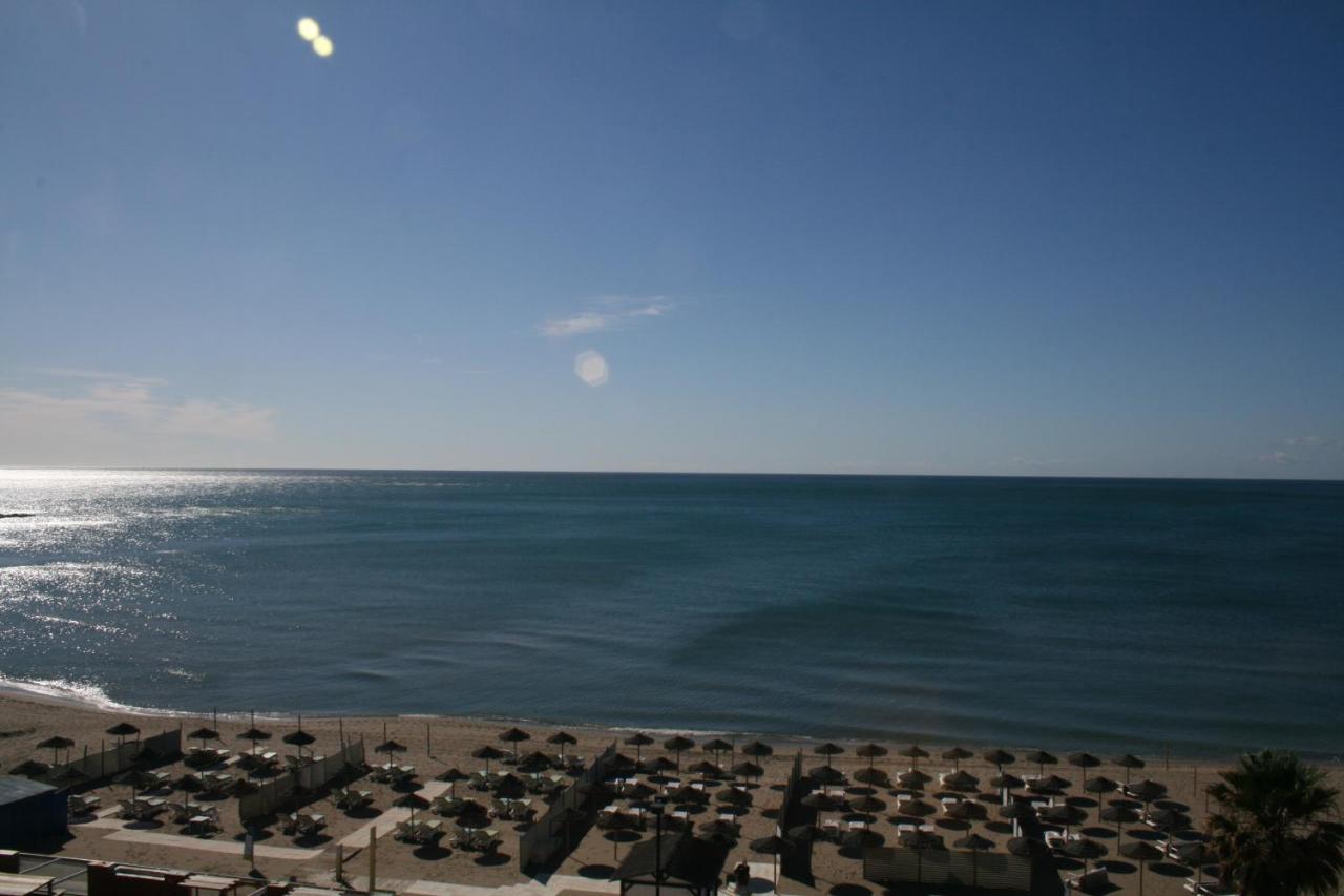 Apartamento En Primera Linea/Beachfront Apartment Fuengirola Bagian luar foto