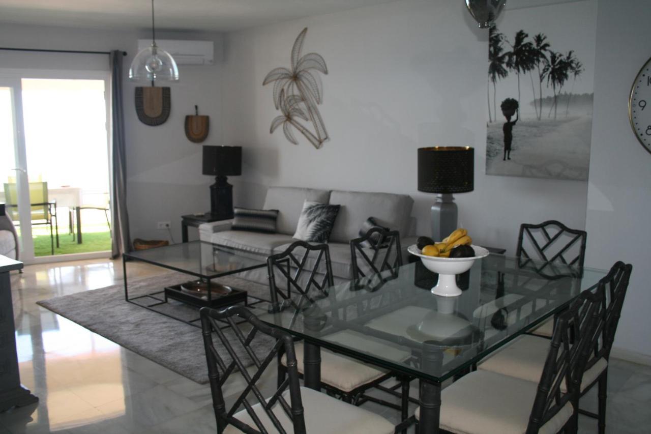 Apartamento En Primera Linea/Beachfront Apartment Fuengirola Bagian luar foto
