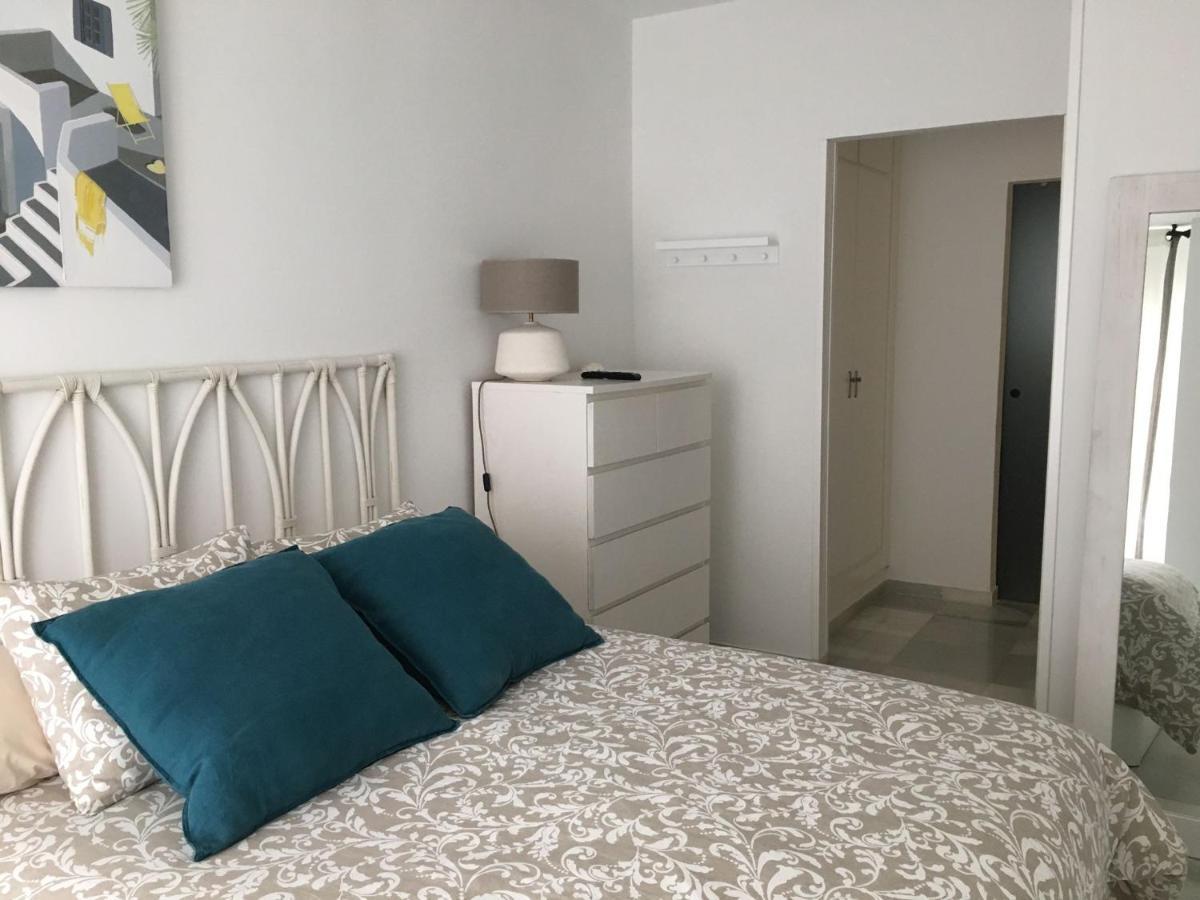 Apartamento En Primera Linea/Beachfront Apartment Fuengirola Bagian luar foto
