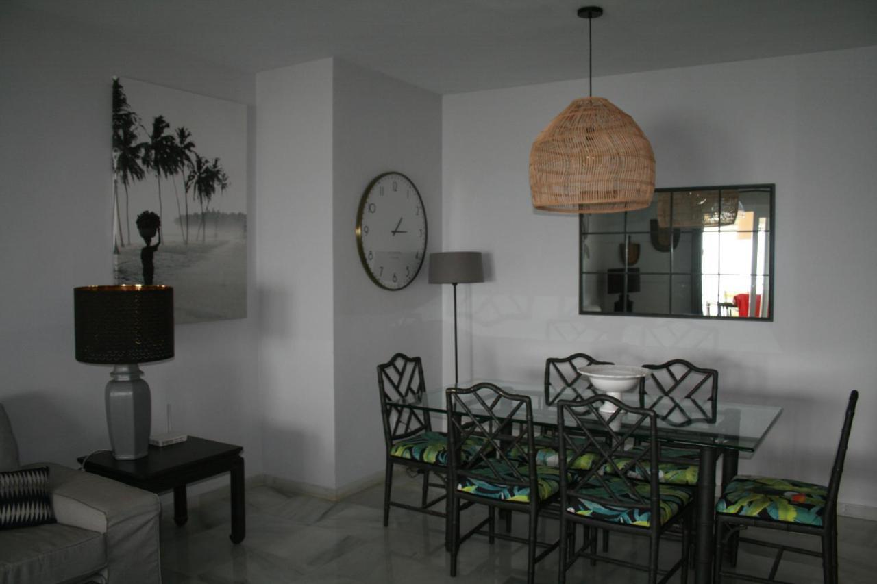 Apartamento En Primera Linea/Beachfront Apartment Fuengirola Bagian luar foto