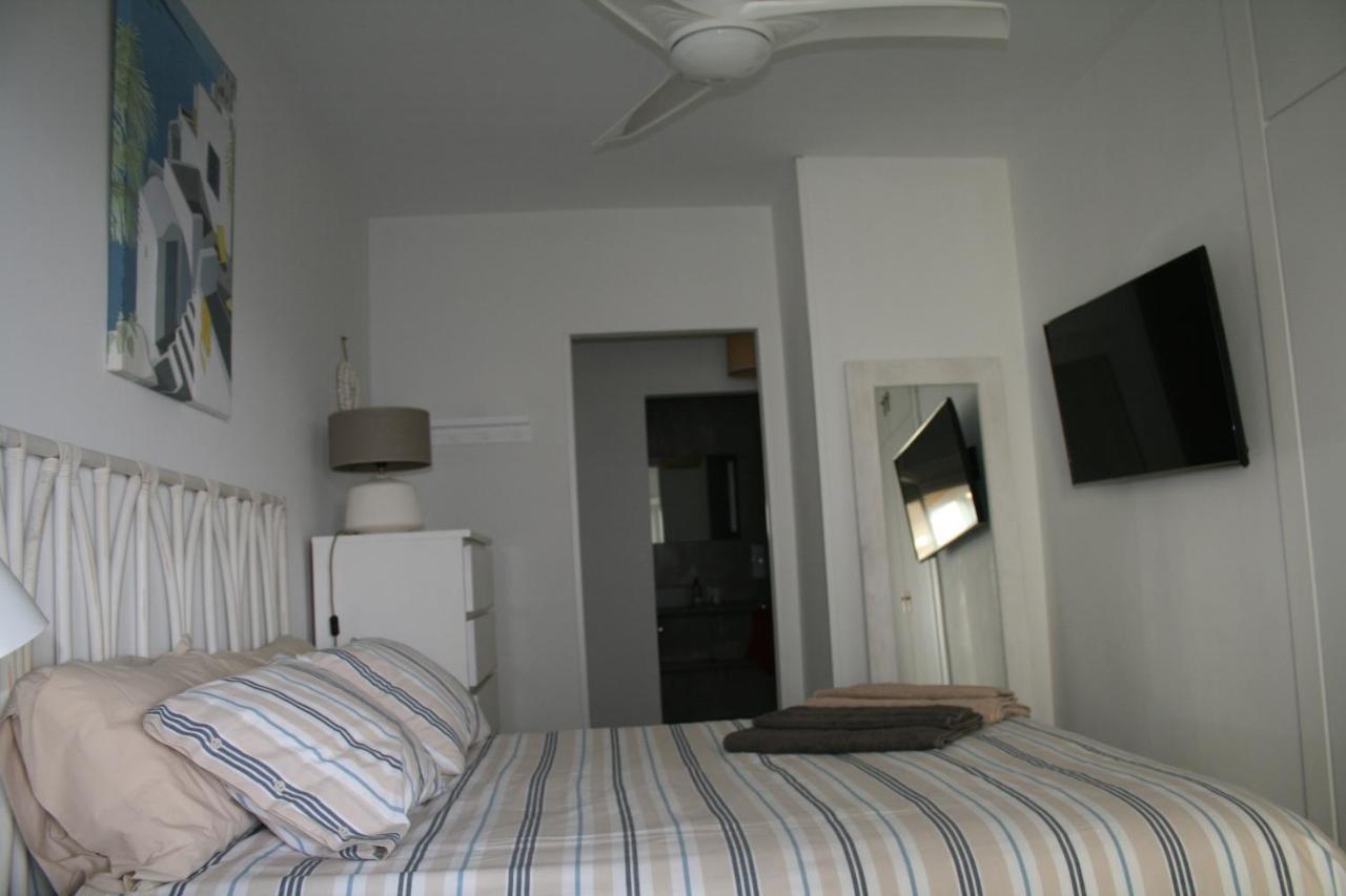 Apartamento En Primera Linea/Beachfront Apartment Fuengirola Bagian luar foto