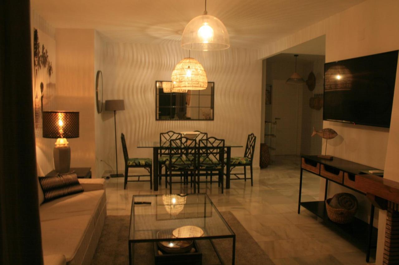 Apartamento En Primera Linea/Beachfront Apartment Fuengirola Bagian luar foto