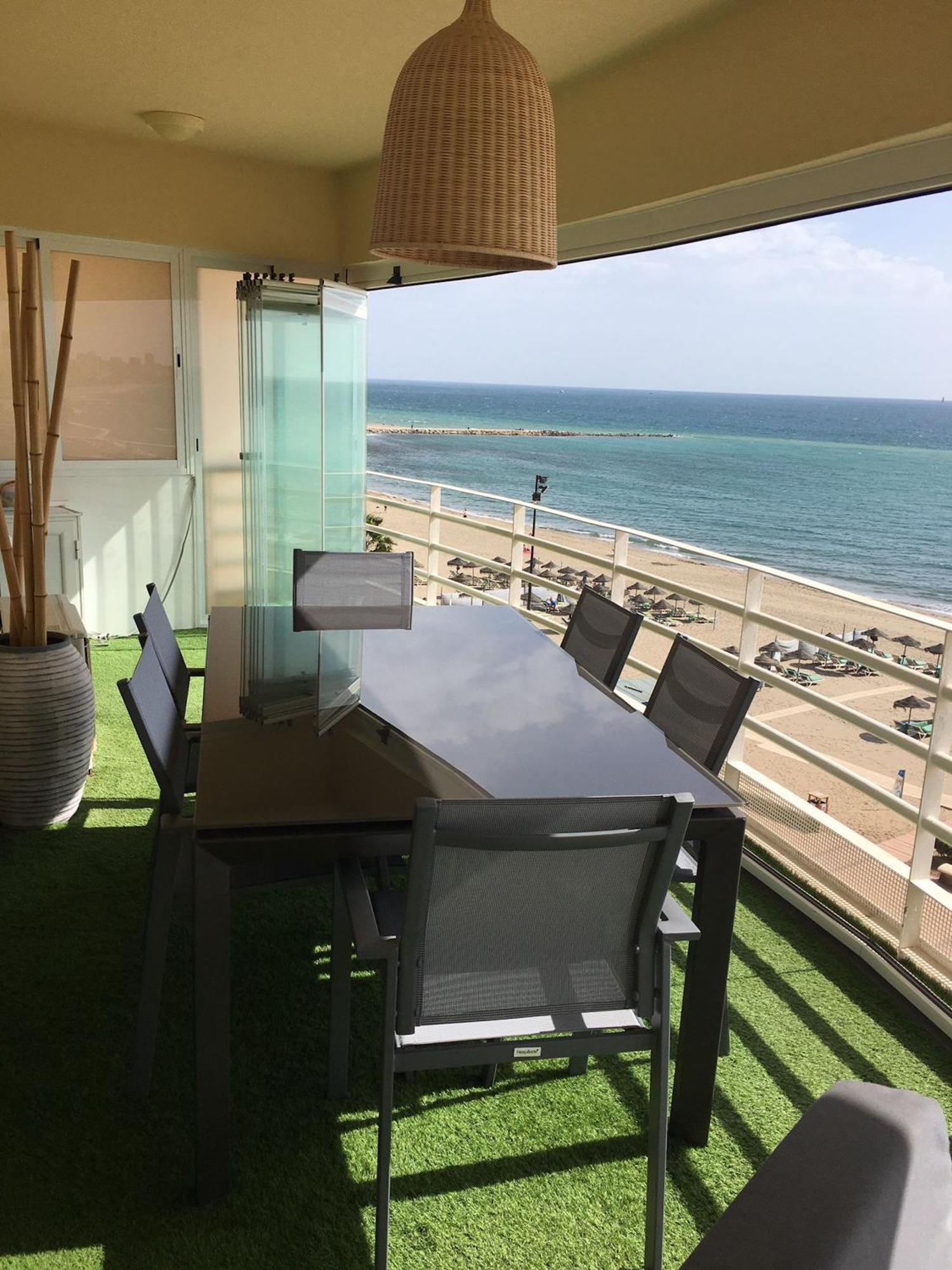 Apartamento En Primera Linea/Beachfront Apartment Fuengirola Bagian luar foto