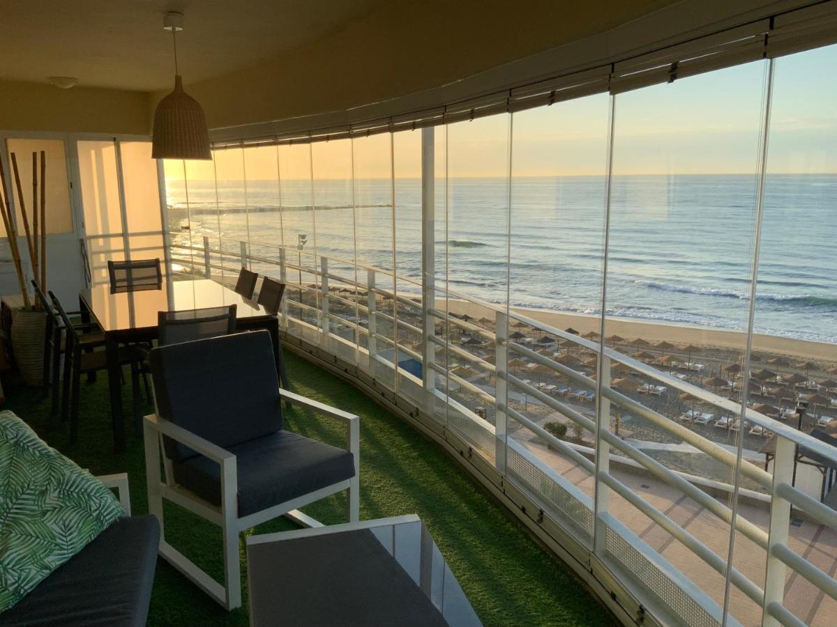 Apartamento En Primera Linea/Beachfront Apartment Fuengirola Bagian luar foto