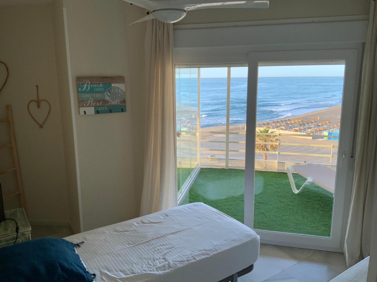 Apartamento En Primera Linea/Beachfront Apartment Fuengirola Bagian luar foto