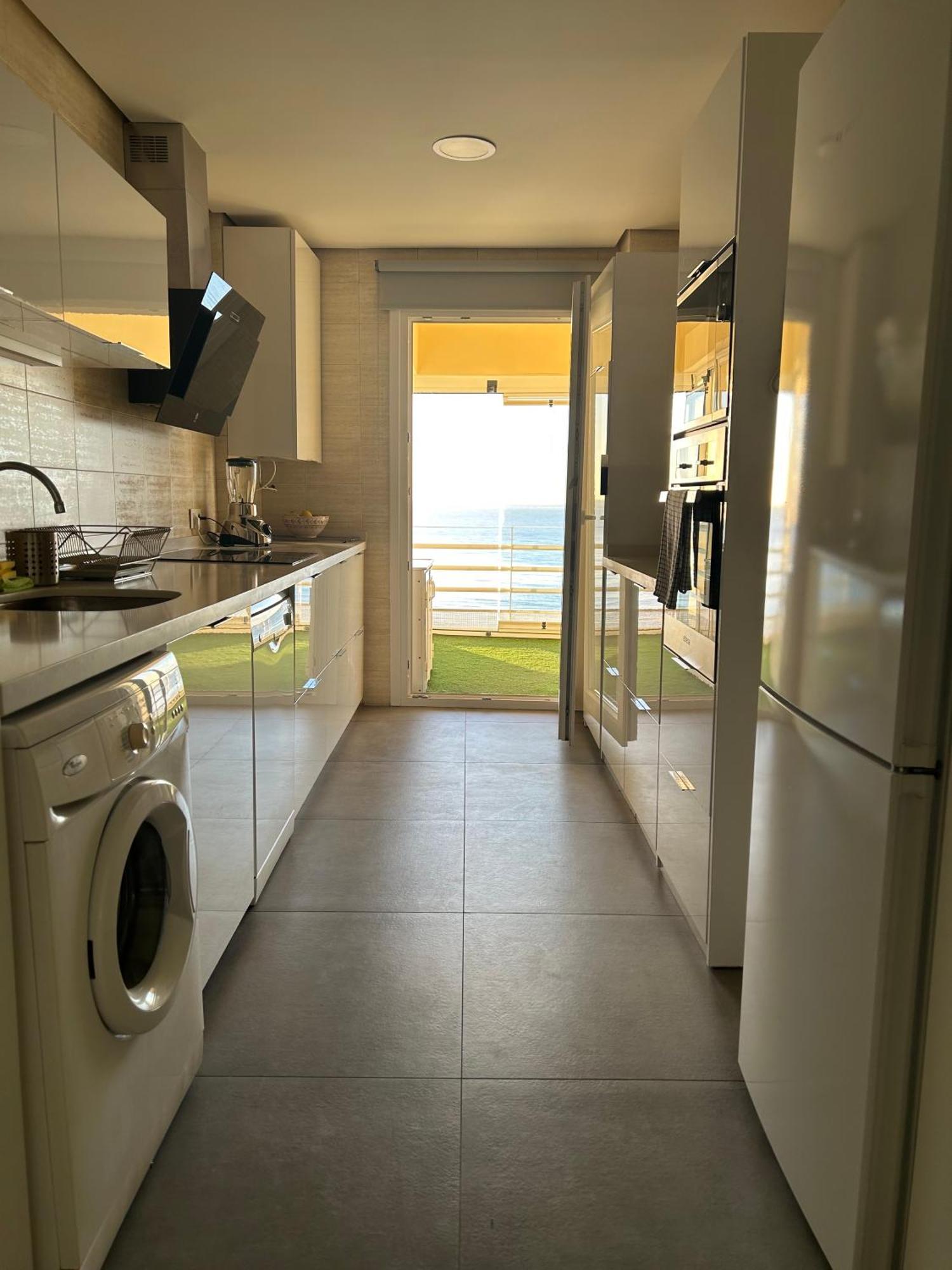 Apartamento En Primera Linea/Beachfront Apartment Fuengirola Bagian luar foto