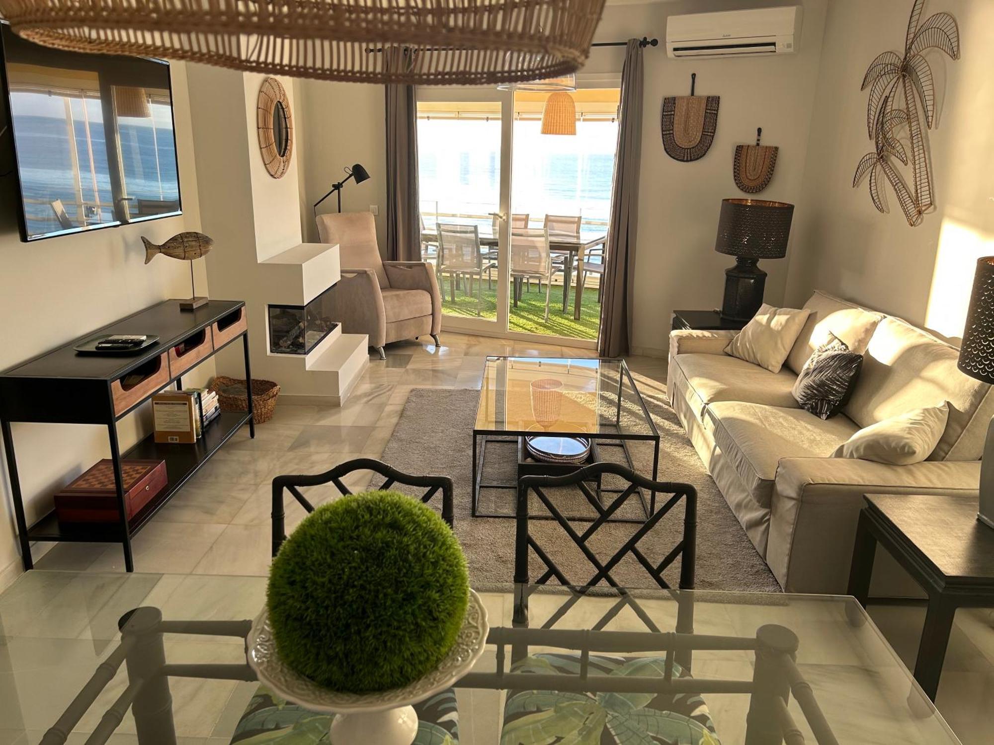 Apartamento En Primera Linea/Beachfront Apartment Fuengirola Bagian luar foto