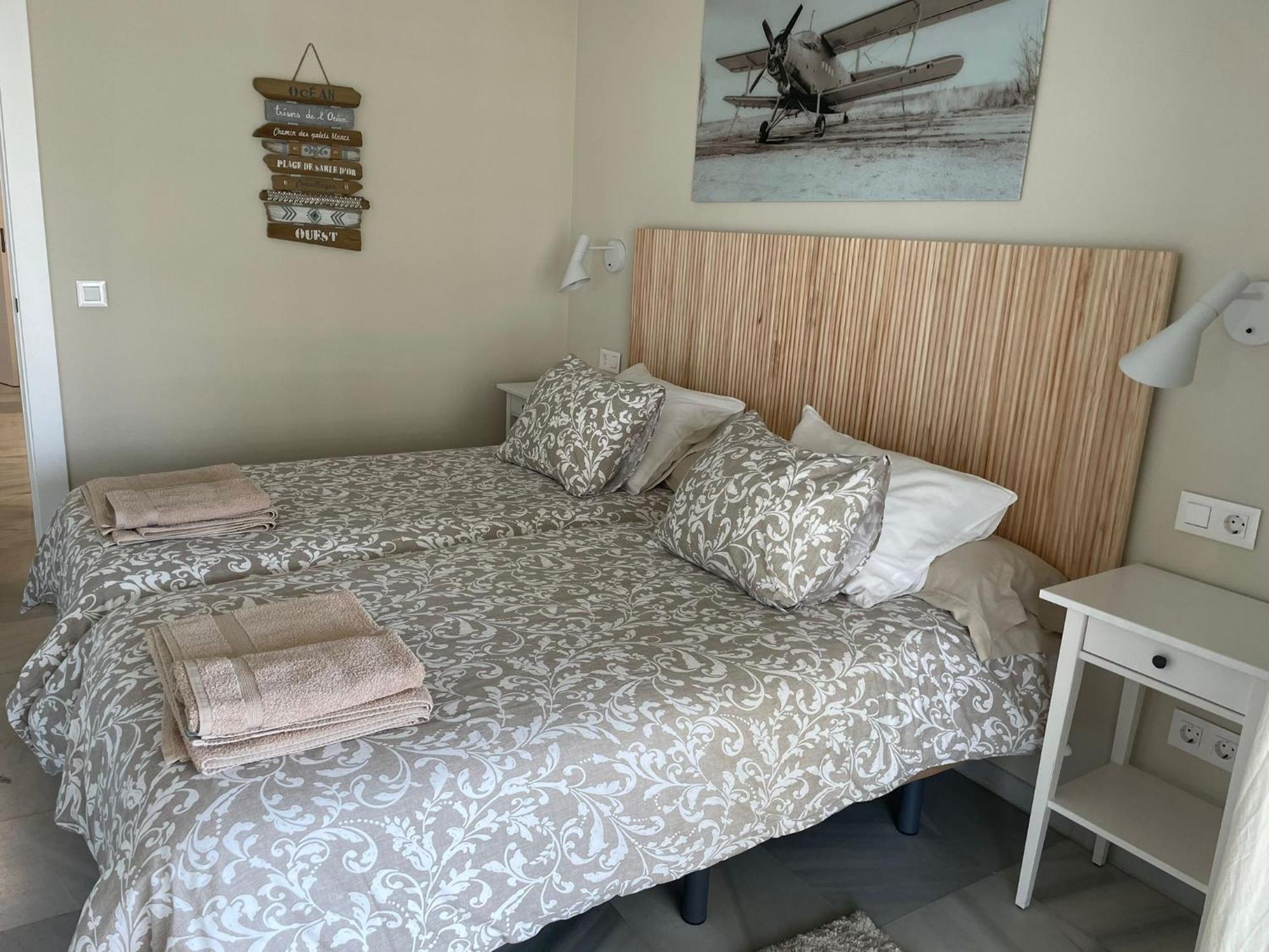 Apartamento En Primera Linea/Beachfront Apartment Fuengirola Bagian luar foto